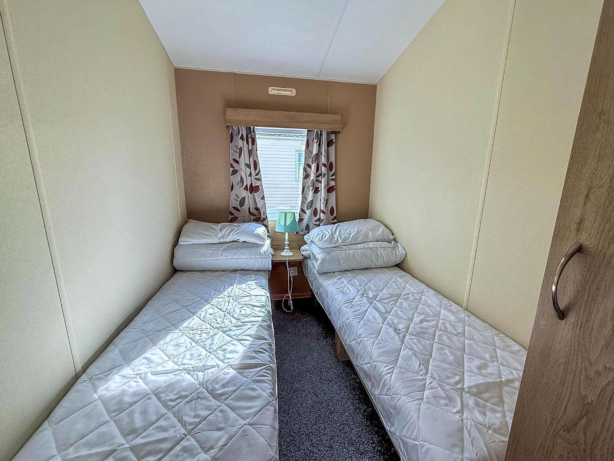 Lovely 6 Berth Caravan At Sunnydale Holiday Park Ref 35375S Louth  Buitenkant foto