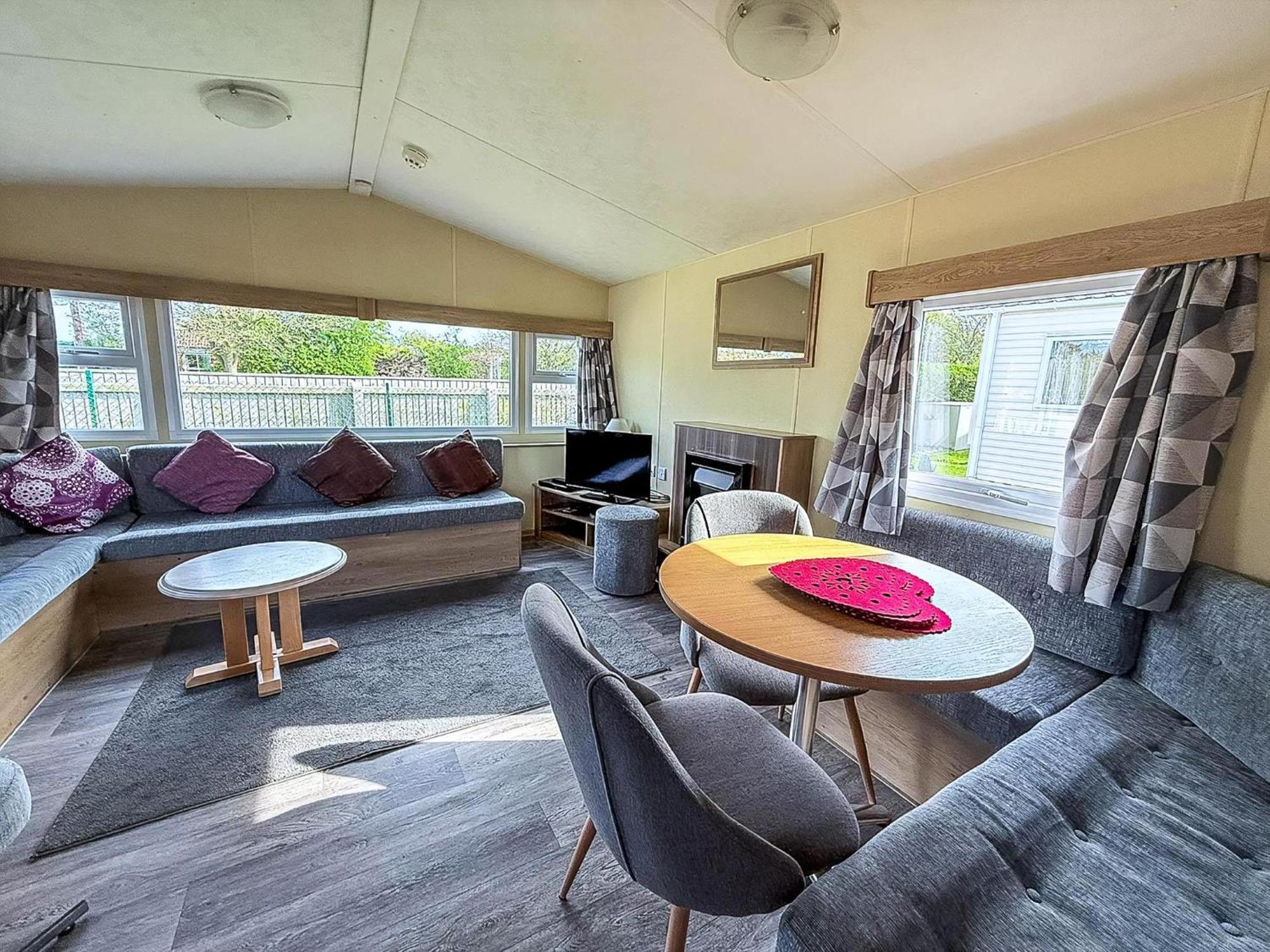 Lovely 6 Berth Caravan At Sunnydale Holiday Park Ref 35375S Louth  Buitenkant foto